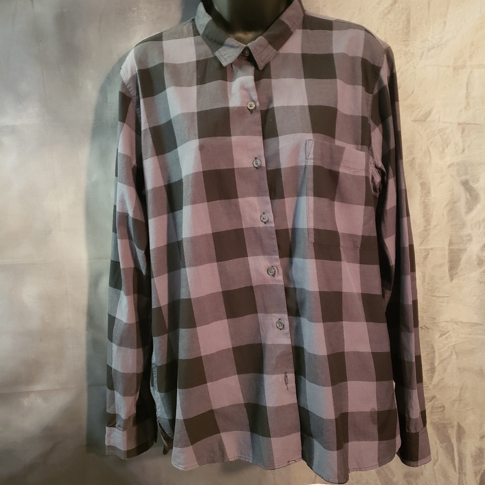 GAP Plaid long sleeve button down